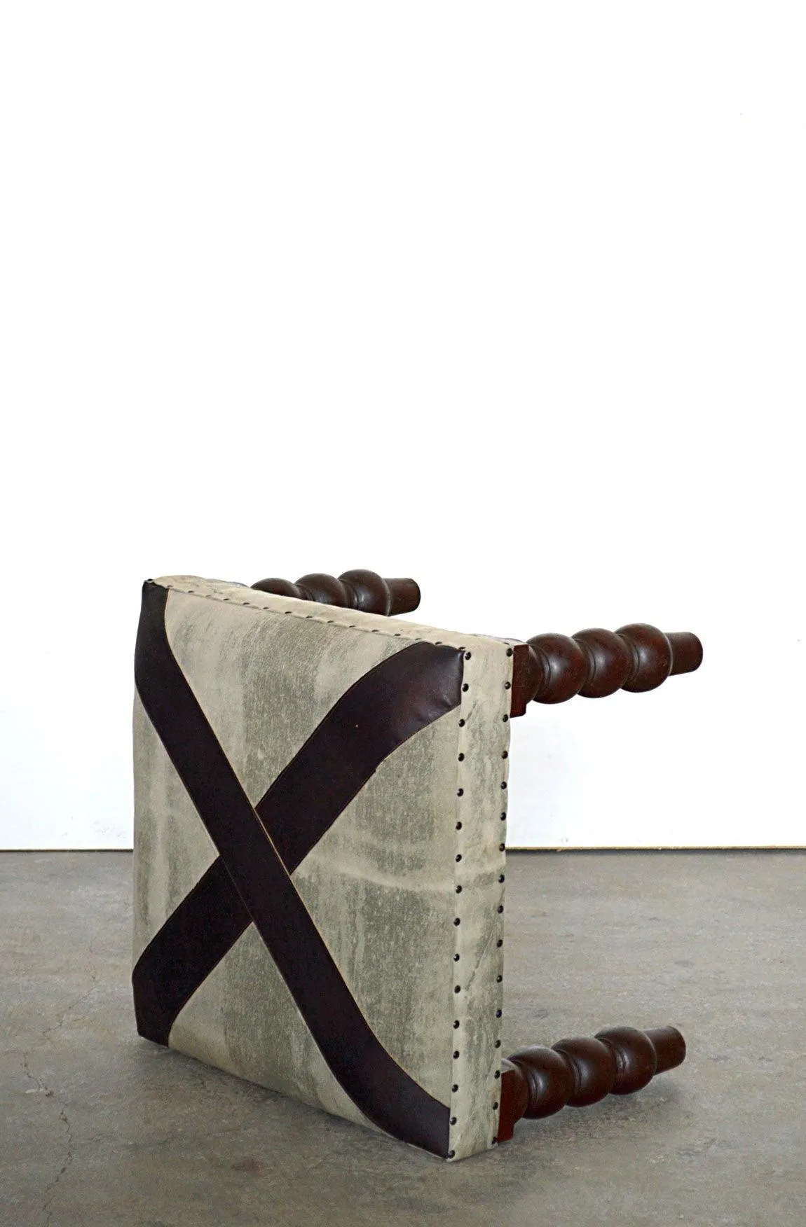 Sgabello con Imbottitura in Cotone e Pelle Gambe in Legno Massello